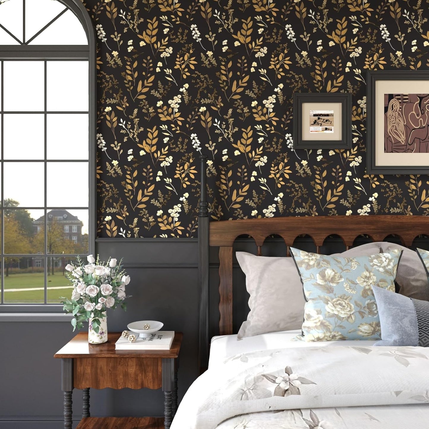HENNOR - Vintage Black Gold Floral Peel and Stick Boho Wallpaper